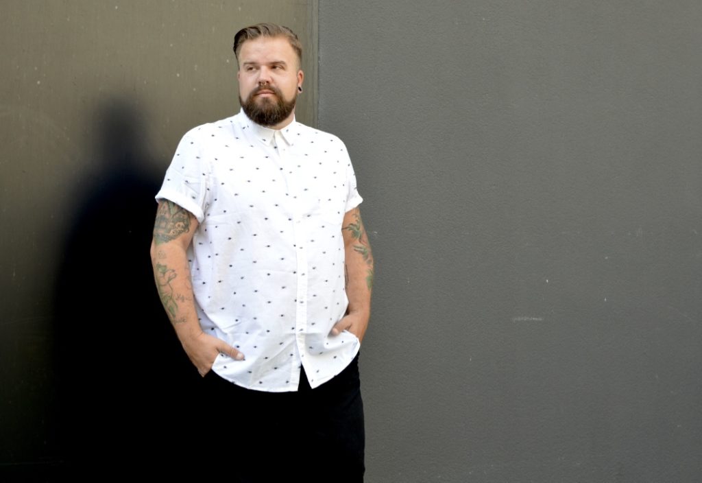 bonprix black and white shirt chino male plus size model blog blogger