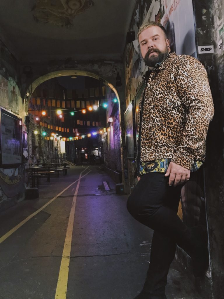 ASOS PLUS Men Leo Print New Years Eve Silvester Outfit Claus Fleissner