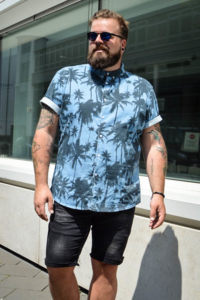 Sommer Hemden mit Palmen und Blüten Prints Male Plus Size Mode Fashion Blog Blogger Claus Fleissner