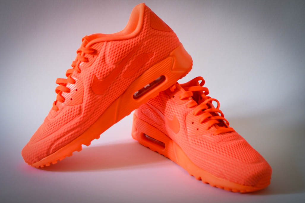 nike air max neon orange