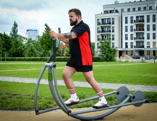 Sportswear Performance-Wear Plus Size Male Model Blogger Claus Fleissner