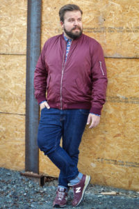 male plus size model blog blogger claus fleissner H&M extended sizes große größen Herrenmode xxl Bomberjacke Übergröße große Größen Style XXL burgundy weinrot
