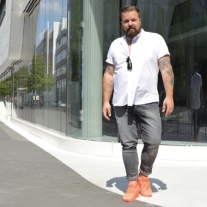 grey double denim jeans bonprix male plus size große Größen Outfit Granddad Kragen collar casual